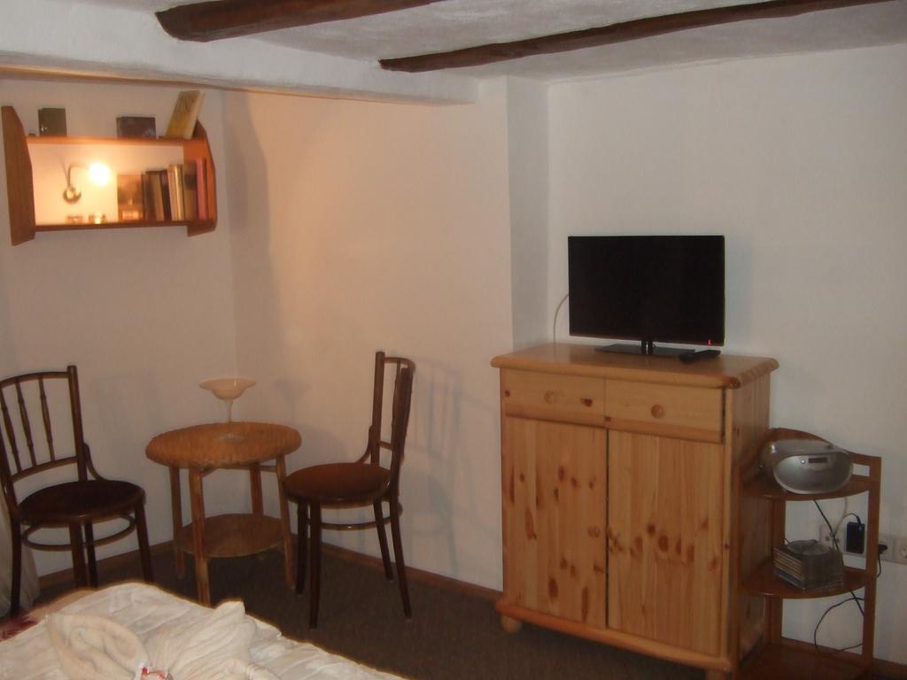 Kleines Winzerhauschen Villa Bremm Habitación foto