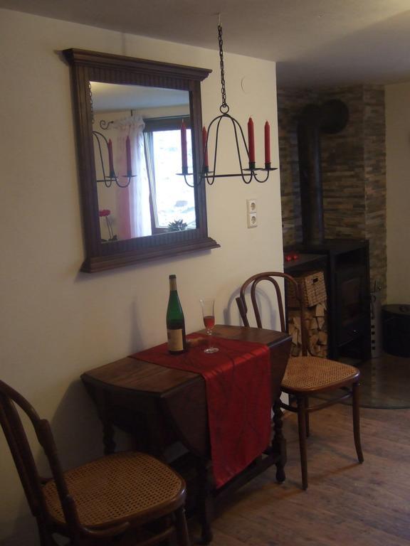 Kleines Winzerhauschen Villa Bremm Habitación foto